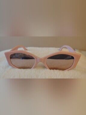 Stylish Pink Cat-Eye Sunglasses